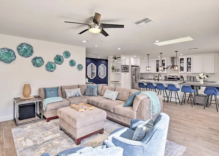 Dom wakacyjny Families Welcome! Gem W/ Pool & Jacuzzi Scottsdale