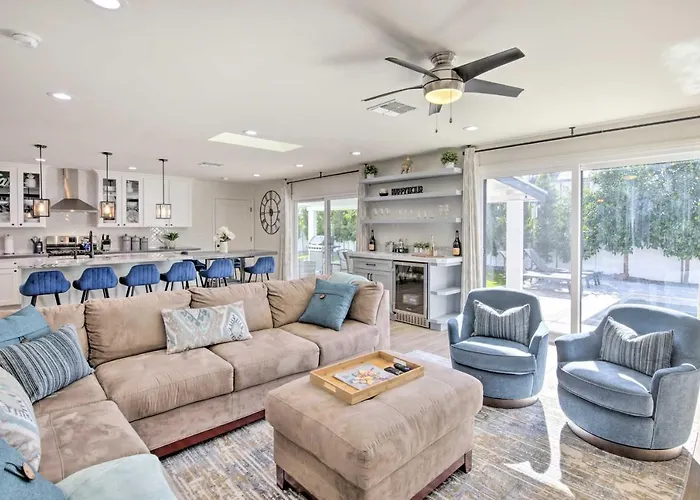 Dom wakacyjny Families Welcome! Gem W/ Pool & Jacuzzi