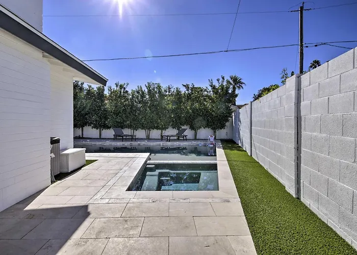 Families Welcome! Gem W/ Pool & Jacuzzi * Scottsdale