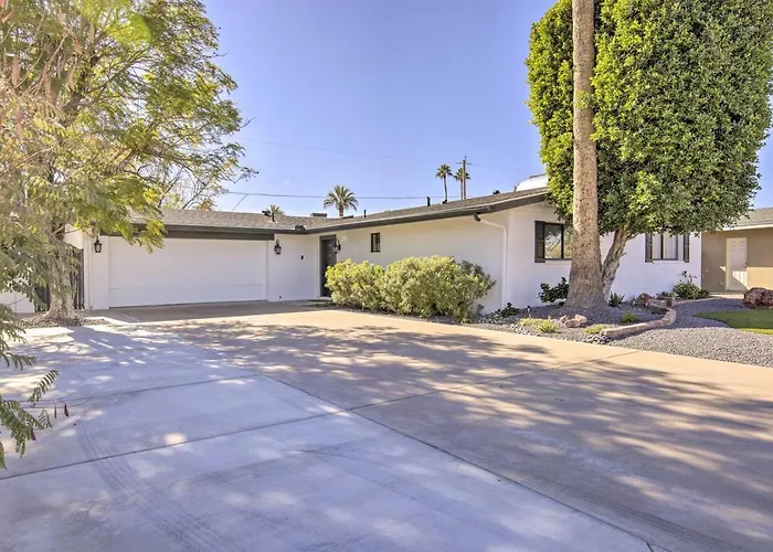 Dom wakacyjny Families Welcome! Gem W/ Pool & Jacuzzi