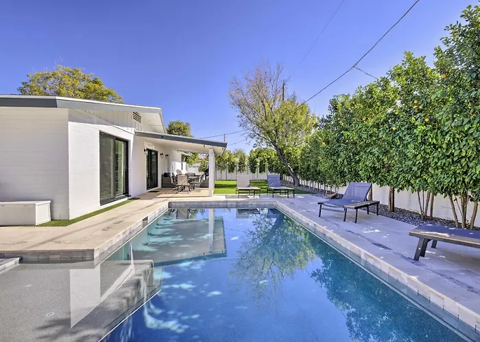 Families Welcome! Gem W/ Pool & Jacuzzi *