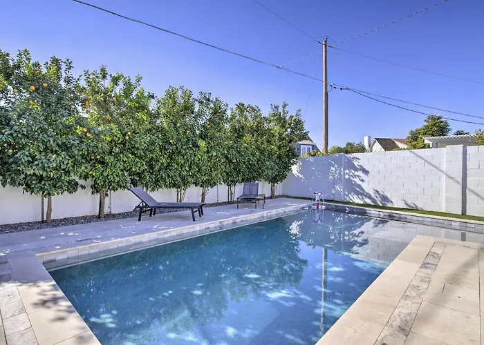 Families Welcome! Gem W/ Pool & Jacuzzi